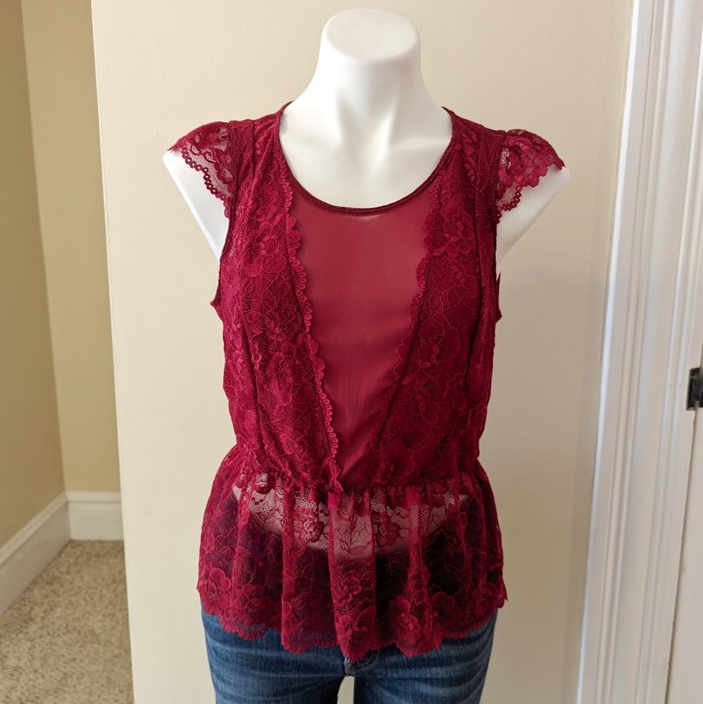 BKE Boutique maroon cap sleeve lace top size Large